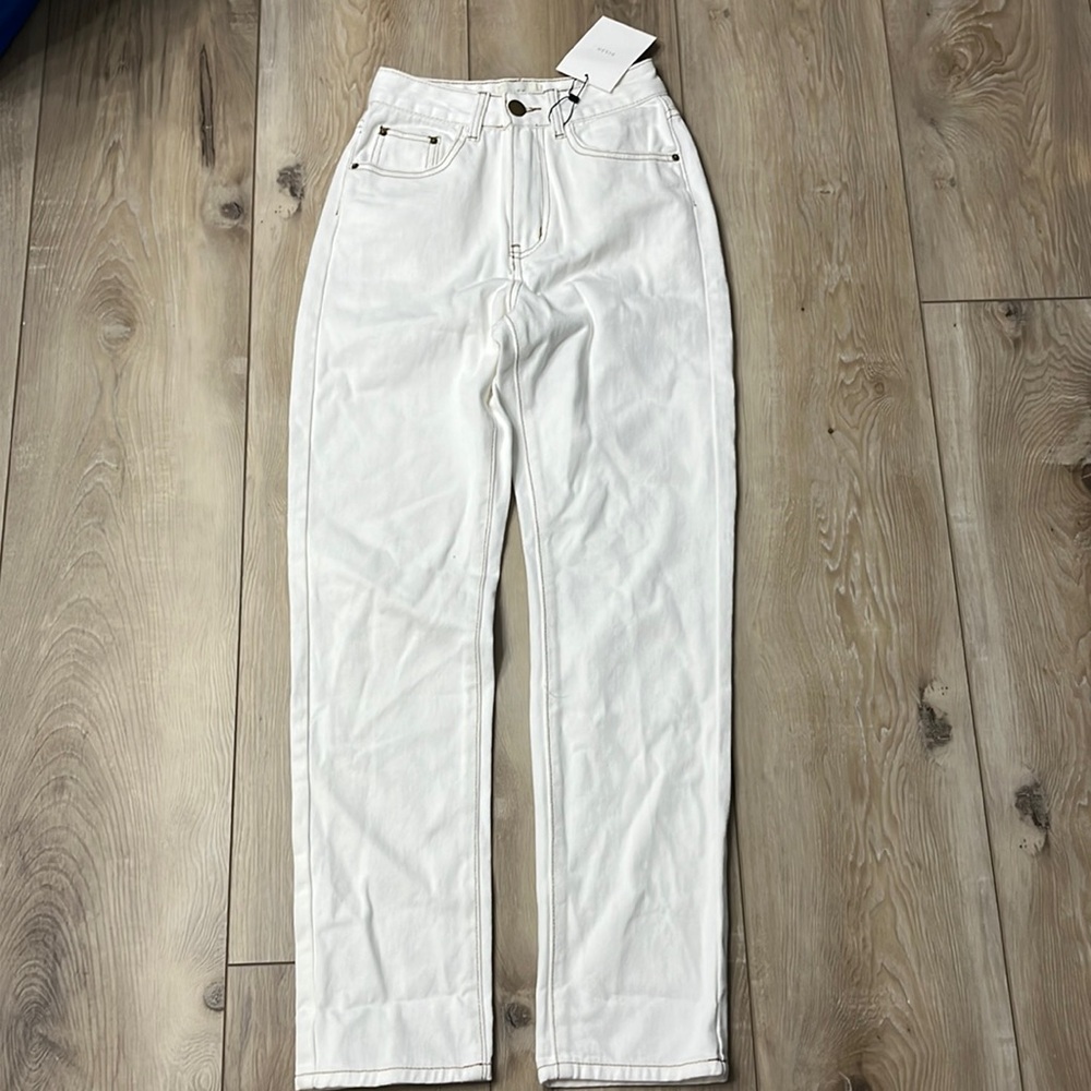 DISSH Finley Off White Straight Leg Jean Size 2 NEW